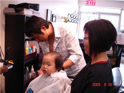 Antonio1stHairCut03.JPG