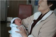 Felicia yawned with grandmother