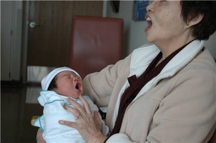 Felicia yawned with grandmother